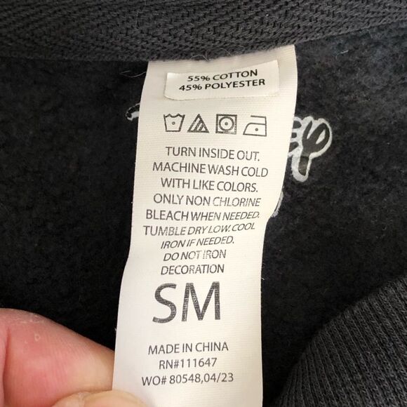 Disney Minnie Mouse Leopard Print Bow Black Crewneck Sweatshirt Women's Small - Picture 4 of 9